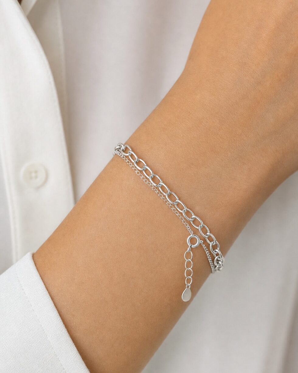 Διπλό Βραχιόλι Αλυσίδα 1 mm και 3 mm σε Χρυσό 14K ή Ασημί φορεμένο σε μοντέλο