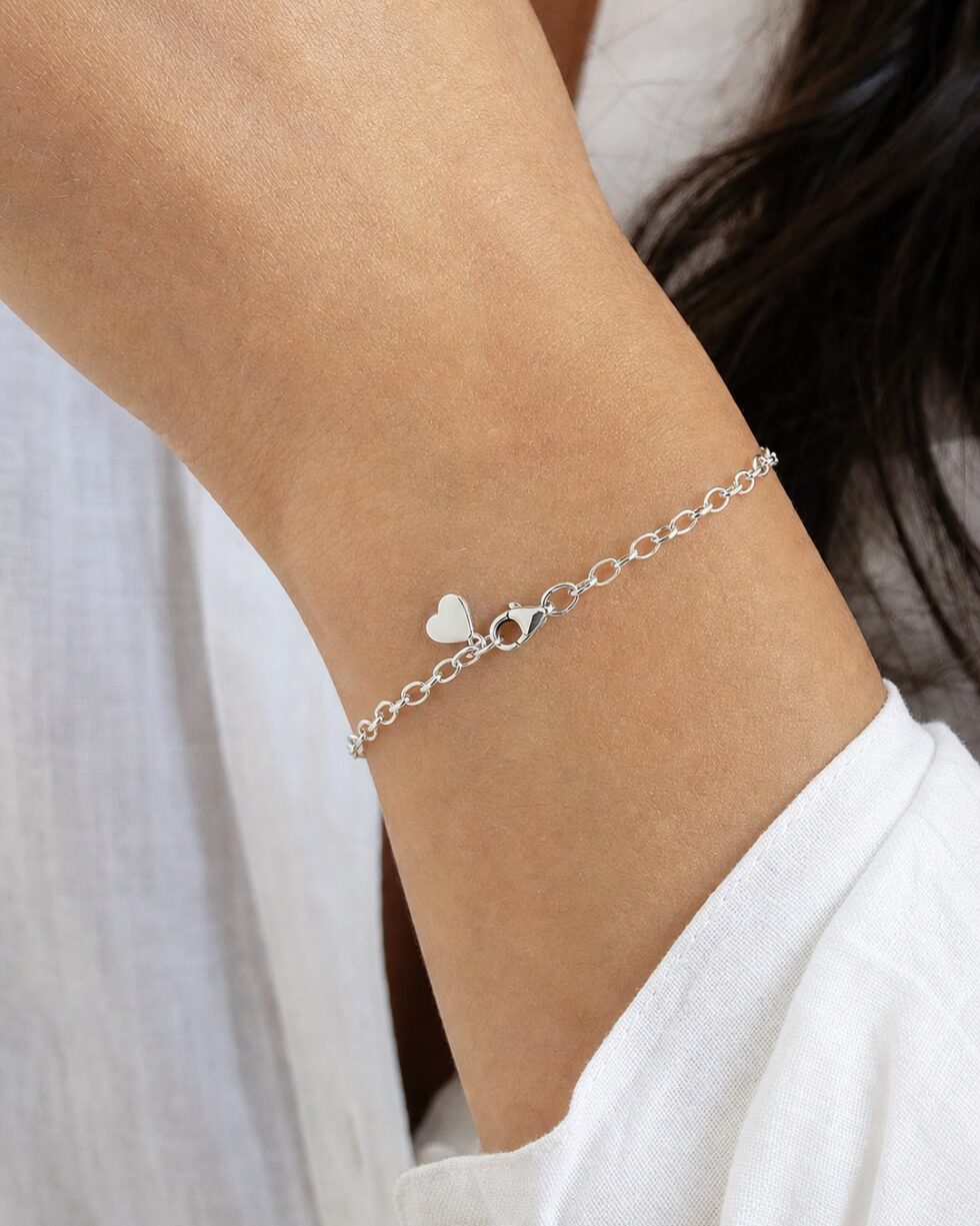 Βραχιόλι Καρδιά Πλάτους 3 mm σε Χρυσό 14K ή Ασημί φορεμένο σε μοντέλο