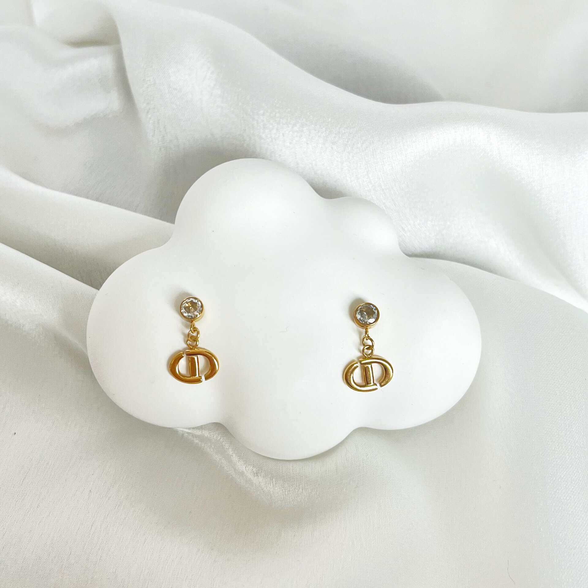Κρεμαστά Σκουλαρίκια Νάντια από Ατσάλι 316L με Στρογγυλό Ζιργκόν, Αλυσίδα και Οβάλ Μοτίφ σε Χρυσό ή Ασημί - Image 3