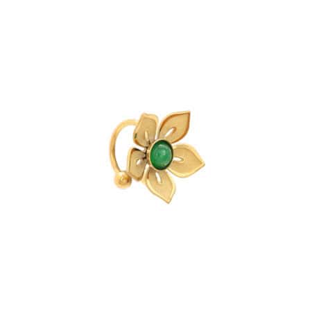 Ear Cuff Πικροδάφνη από Ατσάλι 316L με Λουλούδι με Πέντε Μυτερά Πέταλα και Πράσινη Φυσική Πέτρα στο Κέντρο σε Χρυσό