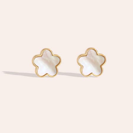 Μικρά Καρφωτά Σκουλαρίκια Ανθούλα από Ατσάλι 316L σε Σχήμα Πεντάφυλλου Λουλουδιού από Ρητίνη 10 mm σε Χρυσό