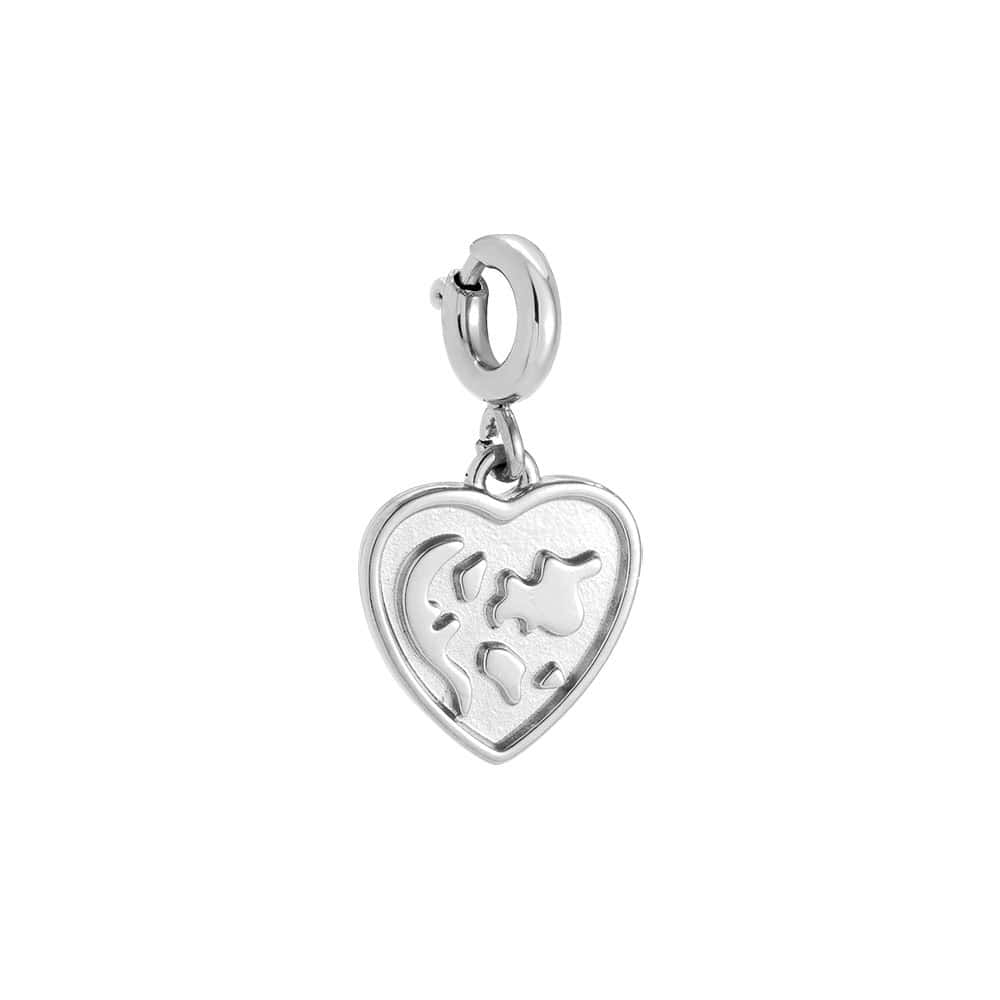Charm Ίος από Ατσάλι 316L σε Σχήμα Καρδιάς με Σφυρήλατο Ανάγλυφο και Κούμπωμα 1 cm σε Χρυσό ή Ασημί - Image 2
