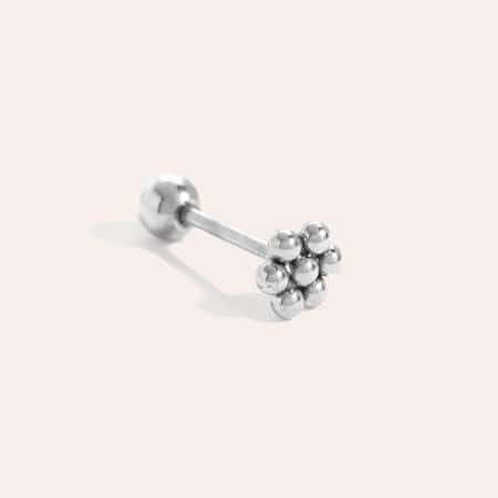 Piercing Ζίνια από Ατσάλι 316L σε Σχήμα Μικρού Λουλουδιού από Έξι Μπίλιες σε Ασημί