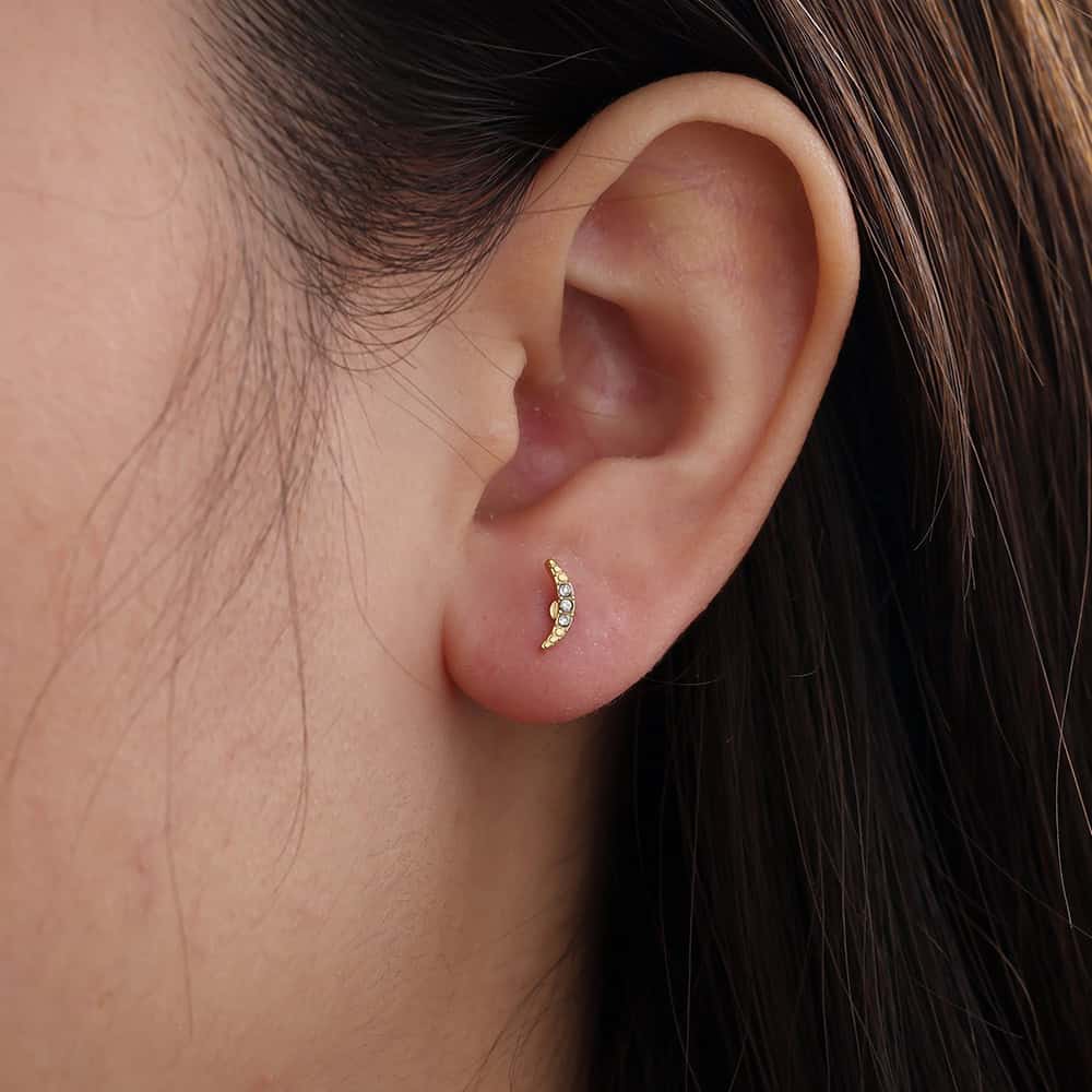 Piercing Εσπερία από Ατσάλι 316L σε Σχήμα Λεπτού Μισοφέγγαρου με Τρία Ζιργκόν στην Καμπύλη του σε Χρυσό ή Ασημί - Image 3