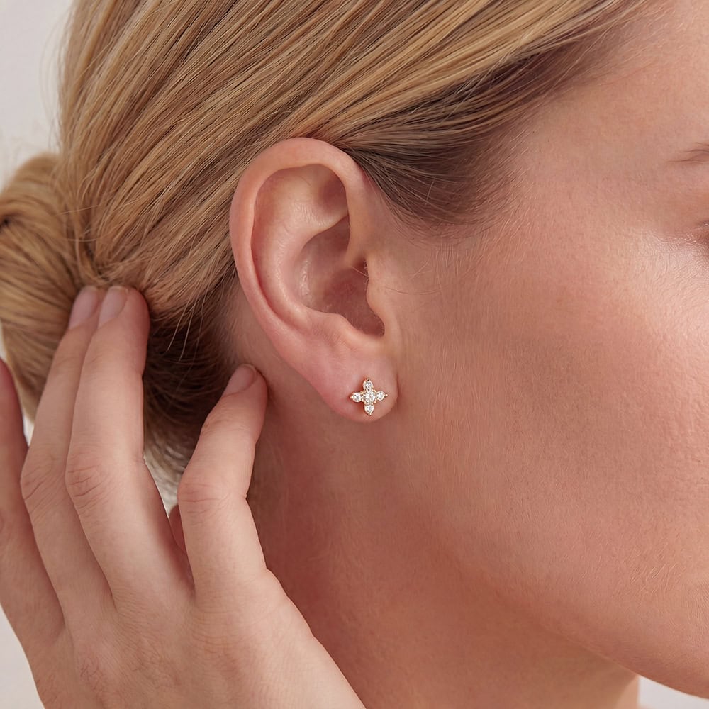 Piercing Ερεικούσα από Ατσάλι 316L με Σύνθεση από Ζιργκόν σε Σχήμα Λουλουδιού 12 mm σε Χρυσό ή Ασημί - Image 4